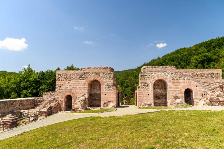 Троянови врата: Вратата към Историята и Природата на България