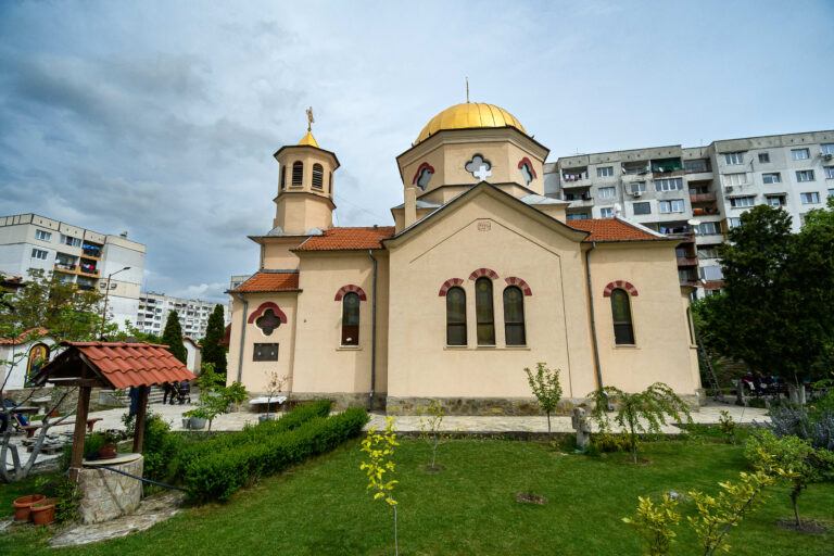 Храмът „Свети Николай Мирликийски – Чудотворец“: Духовно Убежище в София