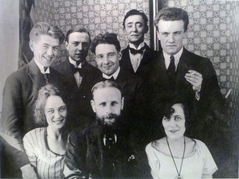 Рене Магрит: Магическият Реализъм във Фотографията