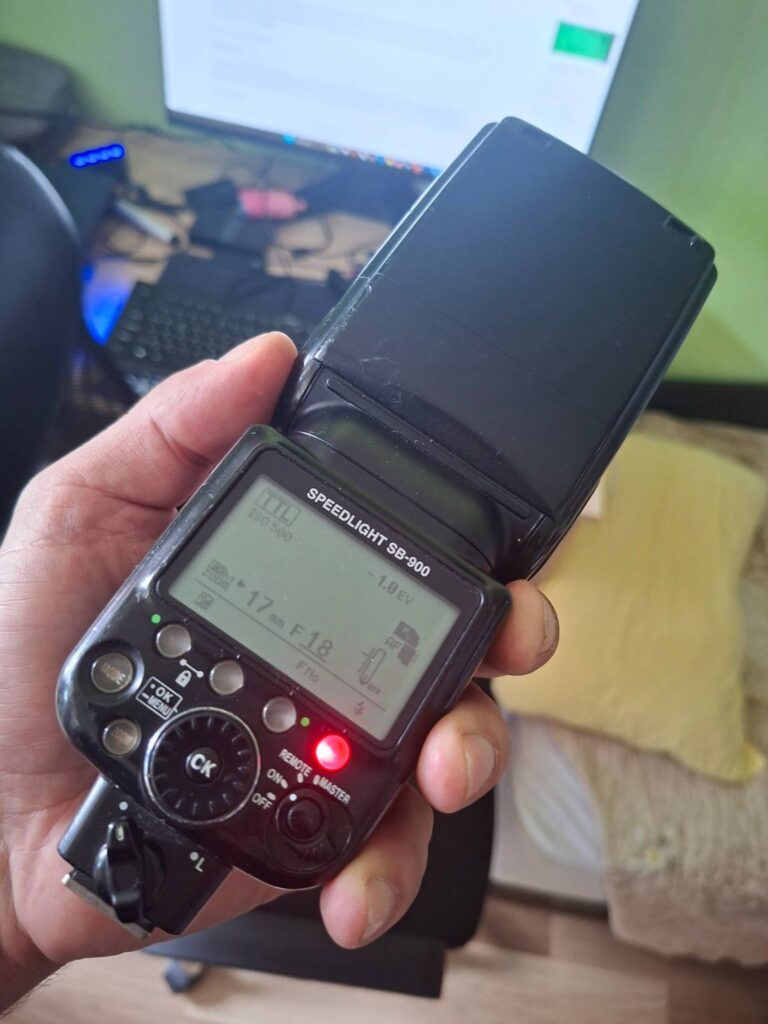 Светкавица Speedlight SB-900